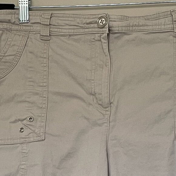 Karen Scott Tan Bermuda Shorts Size 16 - Picture 2 of 6